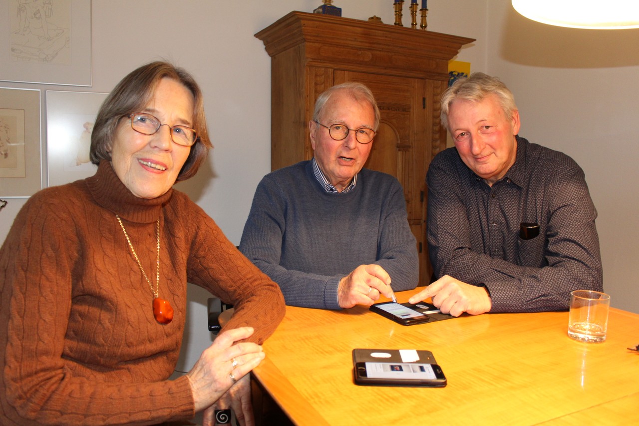 Digitalpate Thomas Frank, rechts, mit dem Ehepaar Rinke