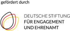 Zu sehen ist der Schriftzug "Gefördert durch" und darunter stehend das Logo der Stiftung für Engagement und Ehrenamt (DSEE).