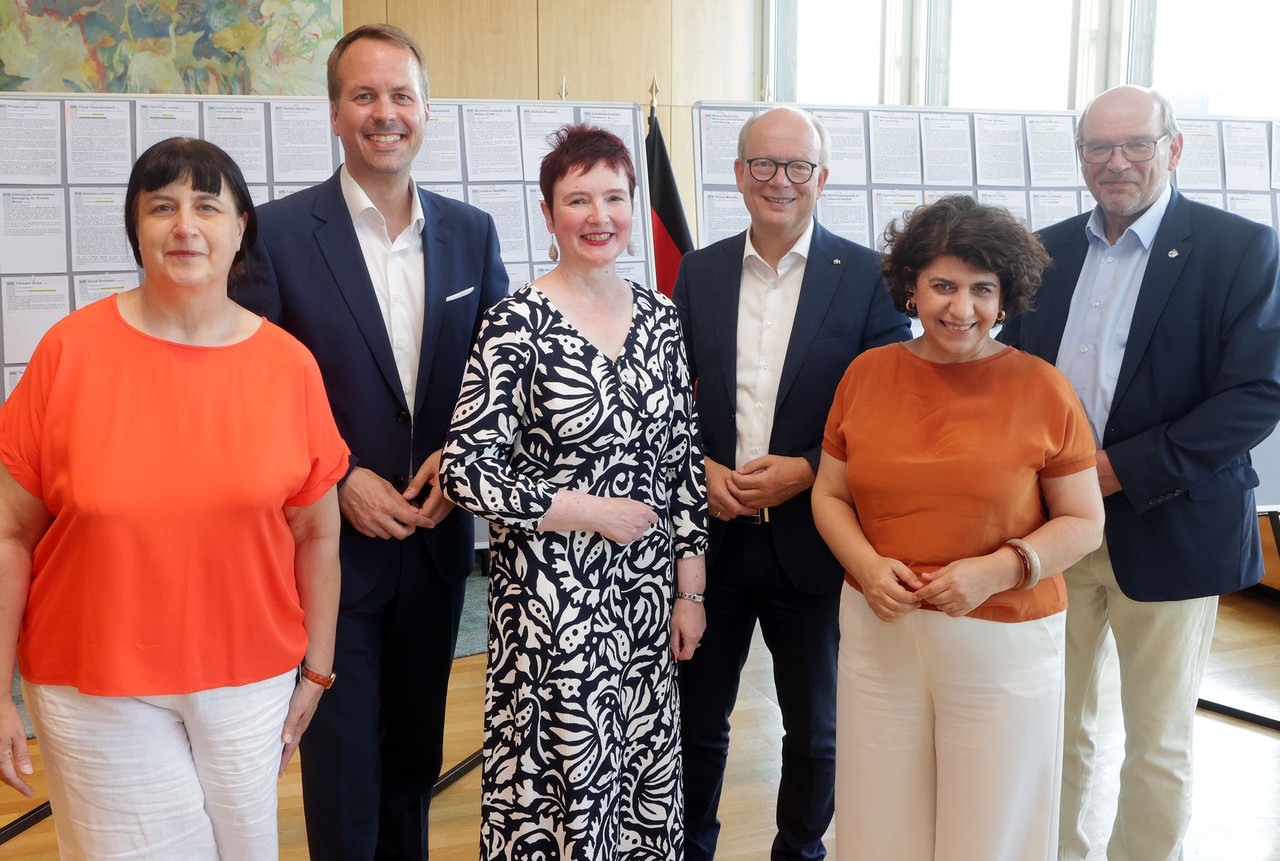 Das Foto zeigt die Jurymitglieder. Foto/ Landtag NRW