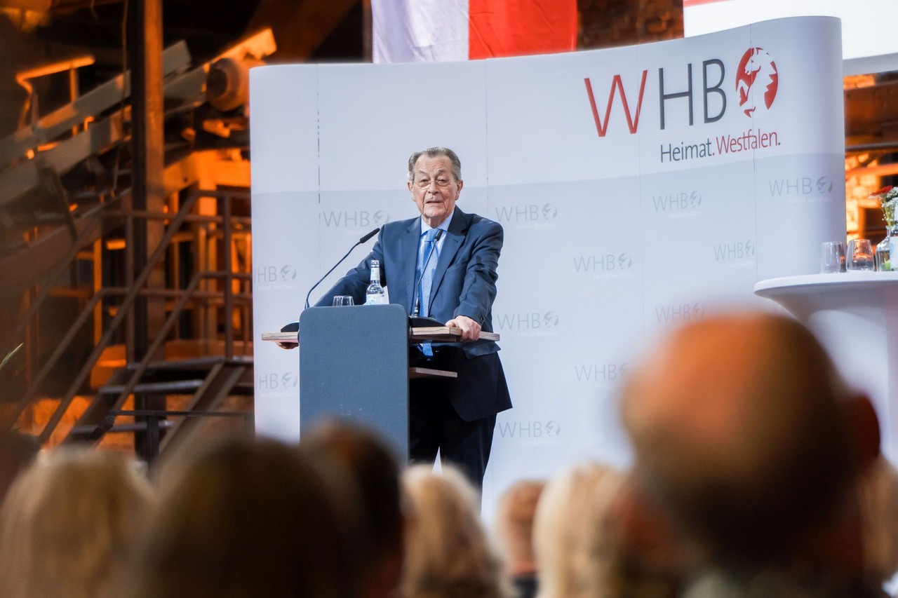 Das Bild zeigt Herrn Vizekanzler a. D. und Bundesminister a. D. Franz Müntefering, der die Festrede.zum 68. Westfalentag hält.