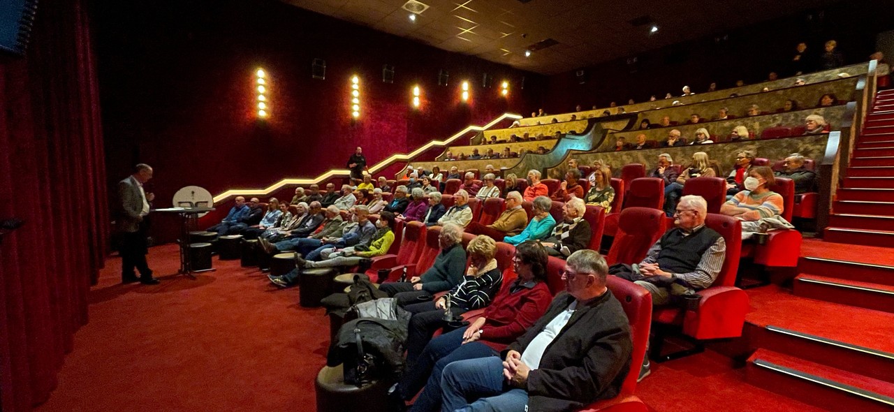 Die Veranstaltung im JAC-Kino Attendorn, veranstaltet von Westfälischem Heimatbund, Kreisheimatbund Olpe und LWL-Medienzentrum für Westfalen, war ausverkauft. Foto/ Kreisheimatbund Olpe