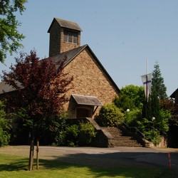 Die Evangelische Kirche in Witten-Buchholz wird nach ihrer Endwidmung durch das Bündnis für Buchholz e. V. für Kulturveranstaltungen sowie Treffen von lokalen Vereinen und Gruppen erhalten und genutzt. Foto/ Erich Wiggers (vergrößerte Bildansicht wird geöffnet)