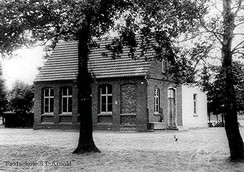 Feldschule St. Arnold um 1950, 1949 wurde ein 2. Klassenzimmers angebaut. Quelle: Umwelt- und Planungsamt Kreis Steinfurt