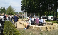 Zahlreiche Besucher*innen kamen zur Eröffnung (Foto: WHB/U. Steinkrüger)